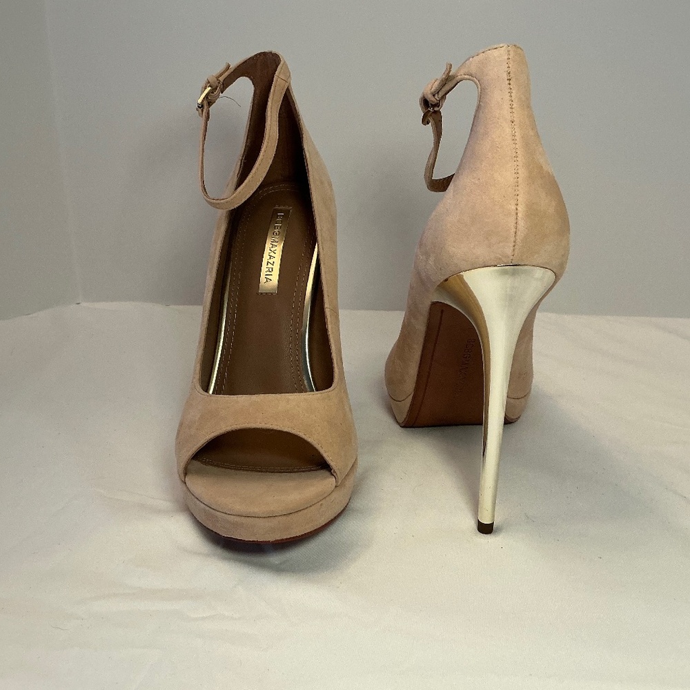 Gorgeous BCBGMaxAzria Gold Heel Stilletto!